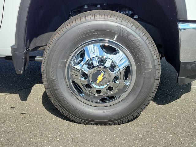 2024 Chevrolet Silverado 3500 HD Chassis Cab Vehicle Photo in DANBURY, CT 06810-5034