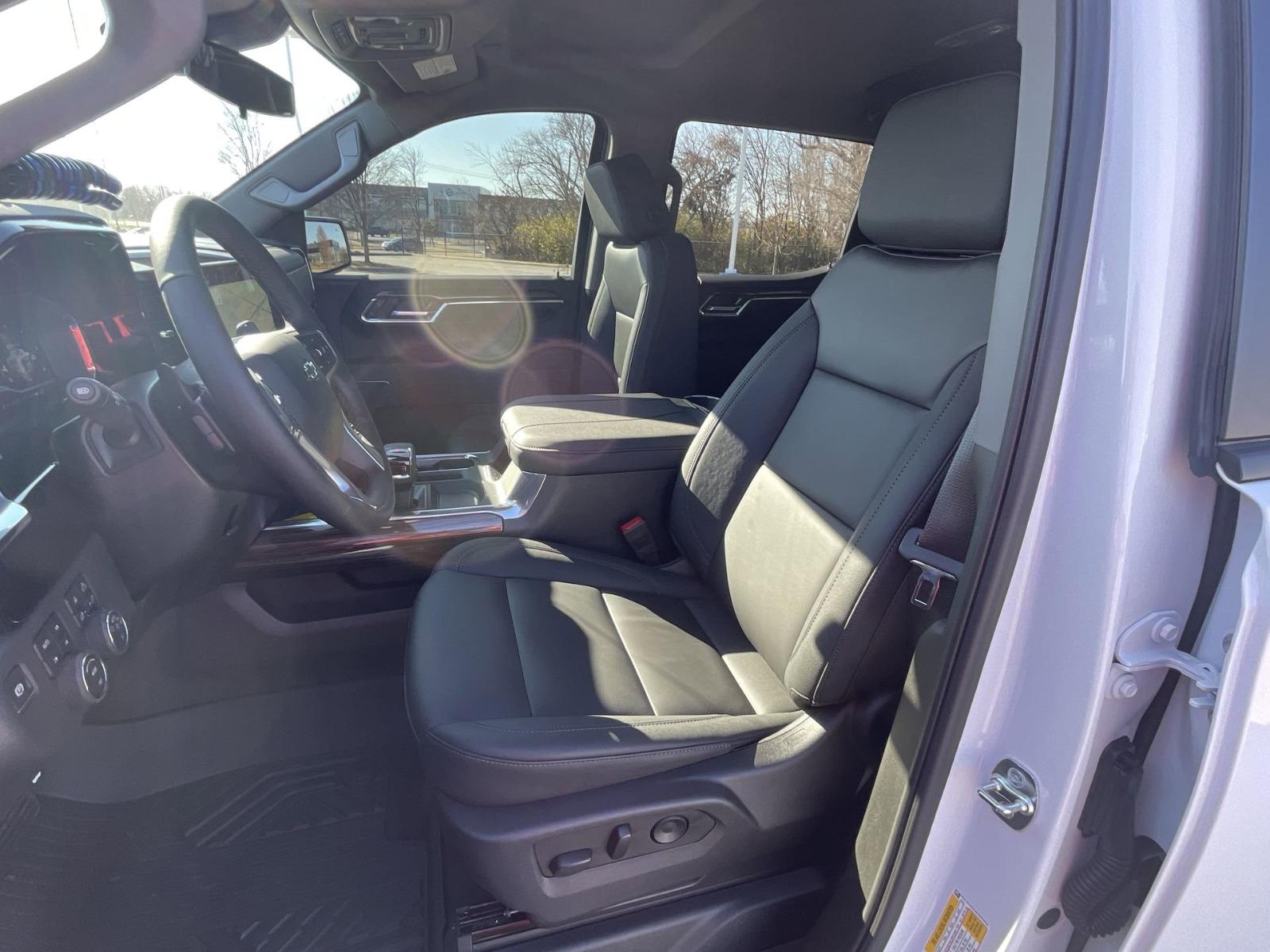 2025 Chevrolet Silverado 1500 Vehicle Photo in BENTONVILLE, AR 72712-4322