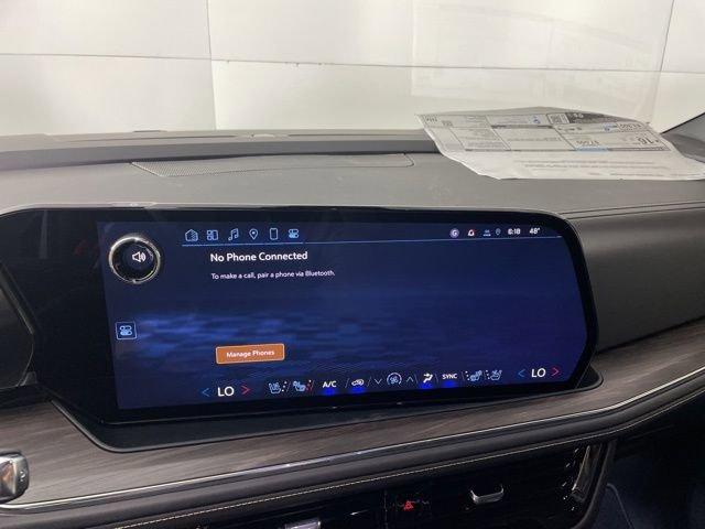 2025 Chevrolet Suburban Vehicle Photo in PHOENIX, AZ 85014-3381