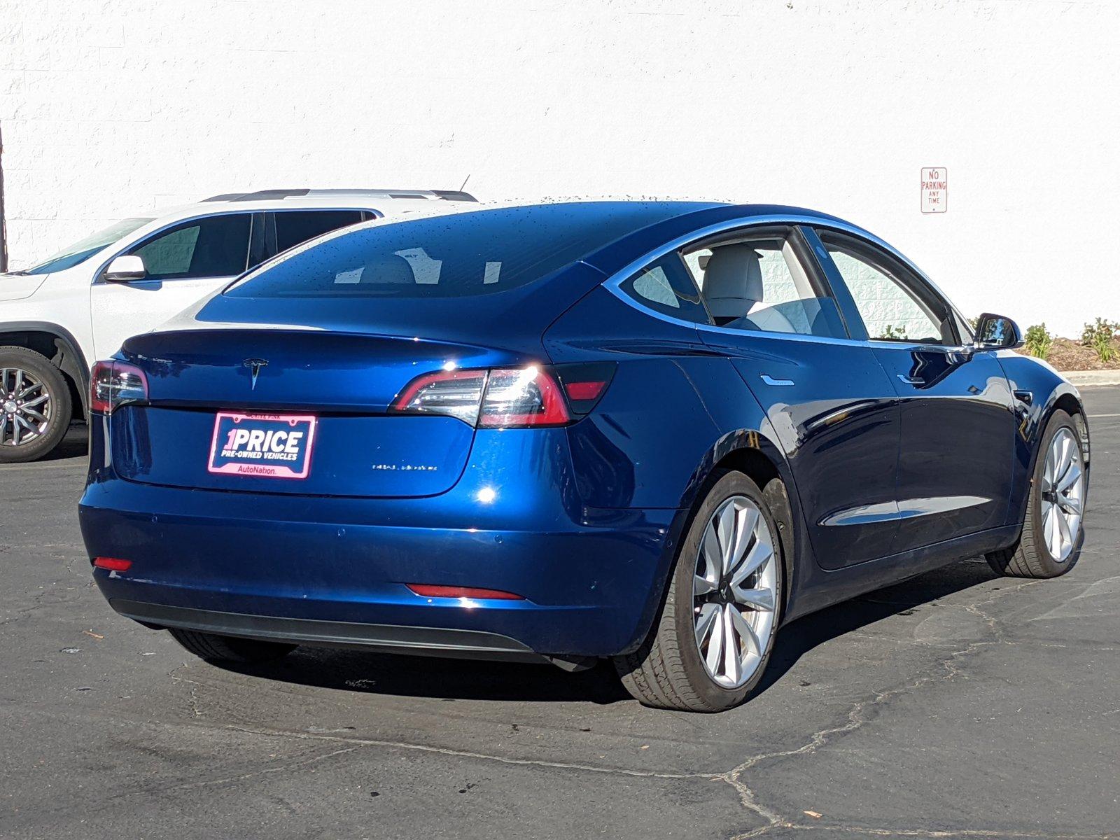 2018 Tesla Model 3 Vehicle Photo in VALENCIA, CA 91355-1705