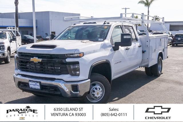 2025 Chevrolet Silverado 3500 HD CC Vehicle Photo in VENTURA, CA 93003-8585
