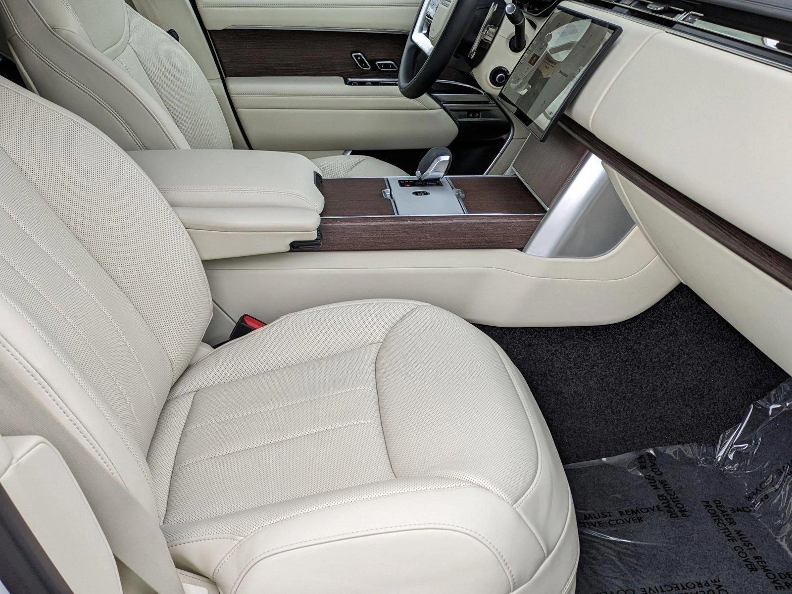 2024 Land Rover Range Rover Vehicle Photo in Bethesda, MD 20852