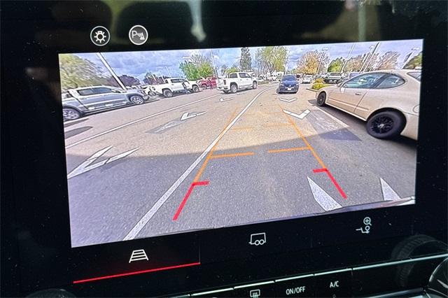 2025 GMC Canyon Vehicle Photo in ELK GROVE, CA 95757-8703