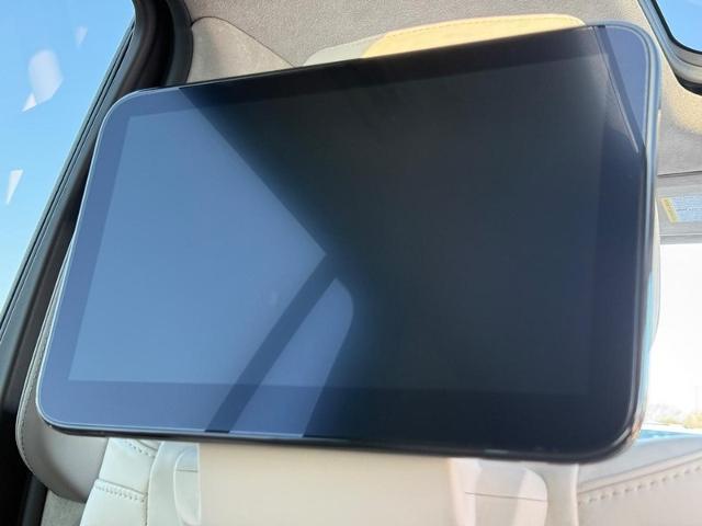 2024 Cadillac Escalade Vehicle Photo in COLUMBIA, MO 65203-3903