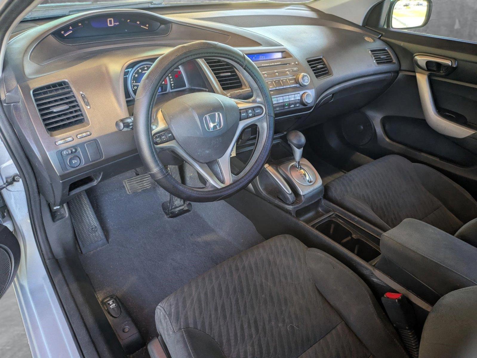 2010 Honda Civic Coupe Vehicle Photo in Valencia, CA 91355-1794