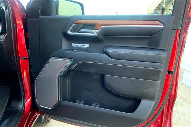 2022 GMC Sierra 1500 Vehicle Photo in TOPEKA, KS 66609-0000