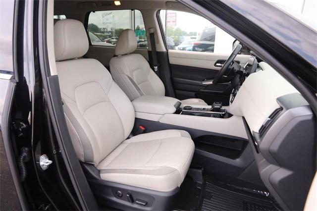 2023 Nissan Pathfinder Vehicle Photo in Hazelwood, MO 63042