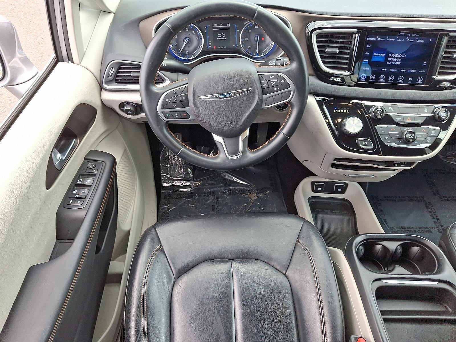 2017 Chrysler Pacifica Vehicle Photo in Trevose, PA 19053