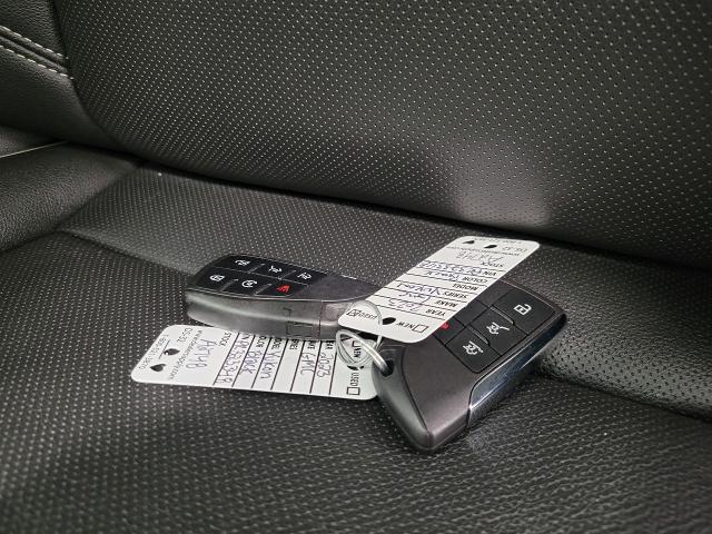 2023 GMC Yukon XL Vehicle Photo in APPLETON, WI 54914-4656