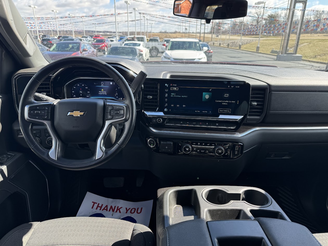 2022 Chevrolet Silverado 1500 Vehicle Photo in BOONVILLE, IN 47601-9633