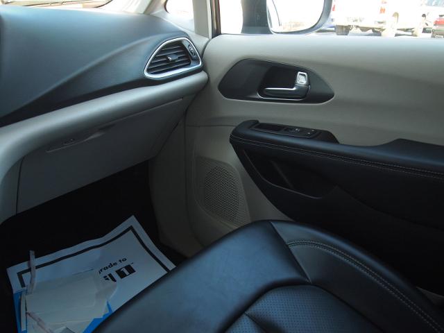 2023 Chrysler Pacifica Vehicle Photo in MADISON, IN 47250-1611