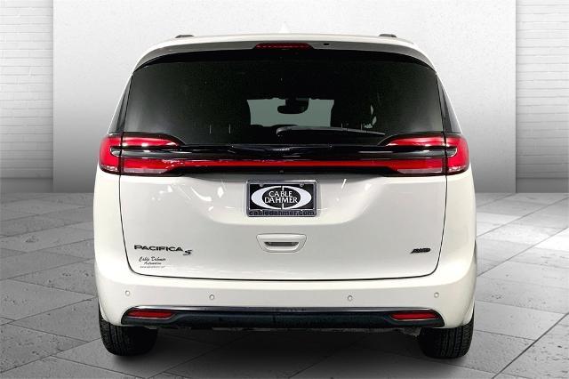 2021 Chrysler Pacifica Vehicle Photo in Lees Summit, MO 64086