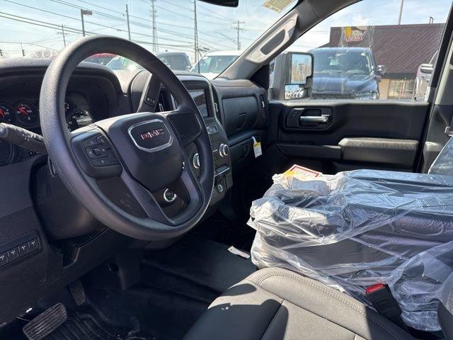 2025 GMC Sierra 3500 HD Chassis Cab Vehicle Photo in MEDINA, OH 44256-9631