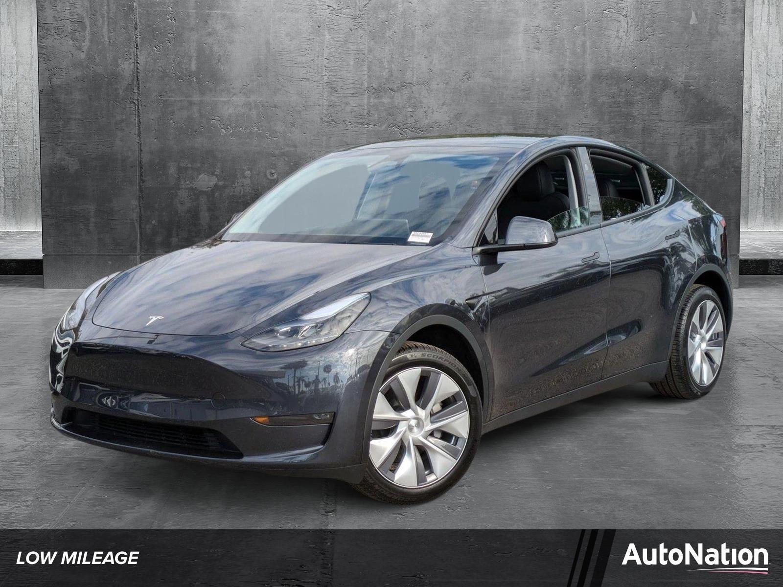 2024 Tesla Model Y Vehicle Photo in Tampa, FL 33614