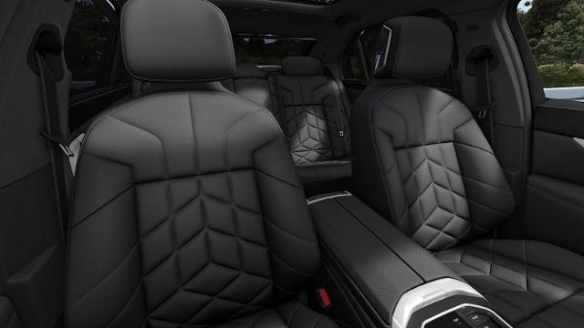 2025 BMW 740i Vehicle Photo in GRAPEVINE, TX 76051