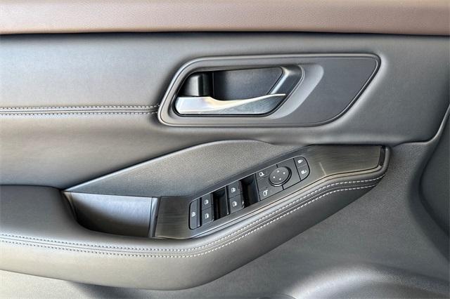 2022 Nissan Rogue Vehicle Photo in ELK GROVE, CA 95757-8703