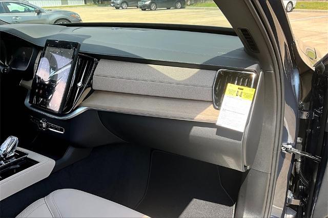 2025 Volvo XC90 Vehicle Photo in Houston, TX 77007