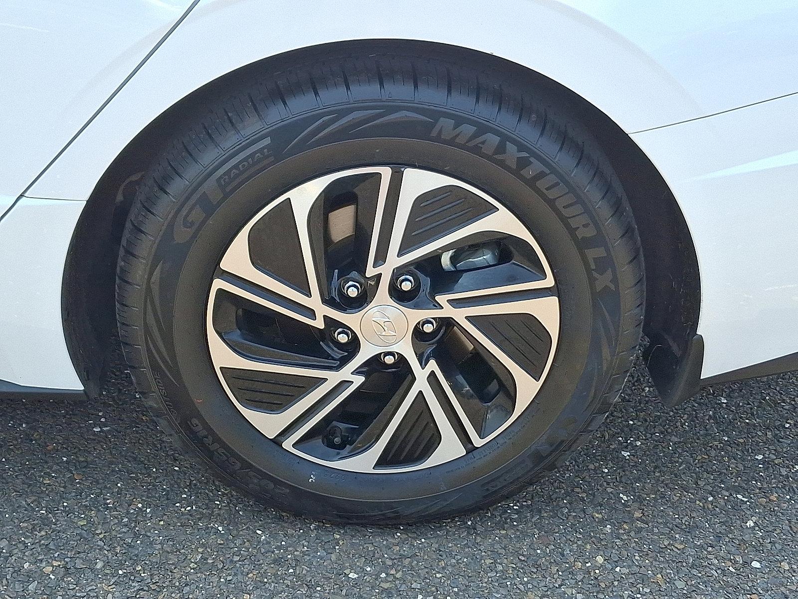 2023 Hyundai SONATA Hybrid Vehicle Photo in Trevose, PA 19053