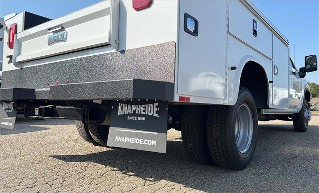 2024 Chevrolet Silverado 3500 HD Chassis Cab Vehicle Photo in TOPEKA, KS 66609-0000
