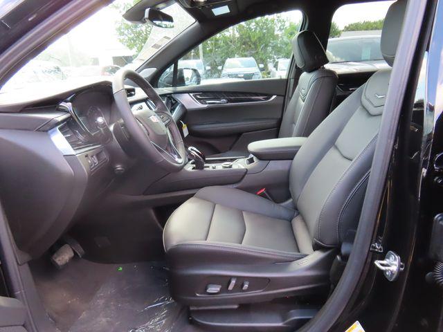 2025 Cadillac XT6 Vehicle Photo in DELRAY BEACH, FL 33483-3294