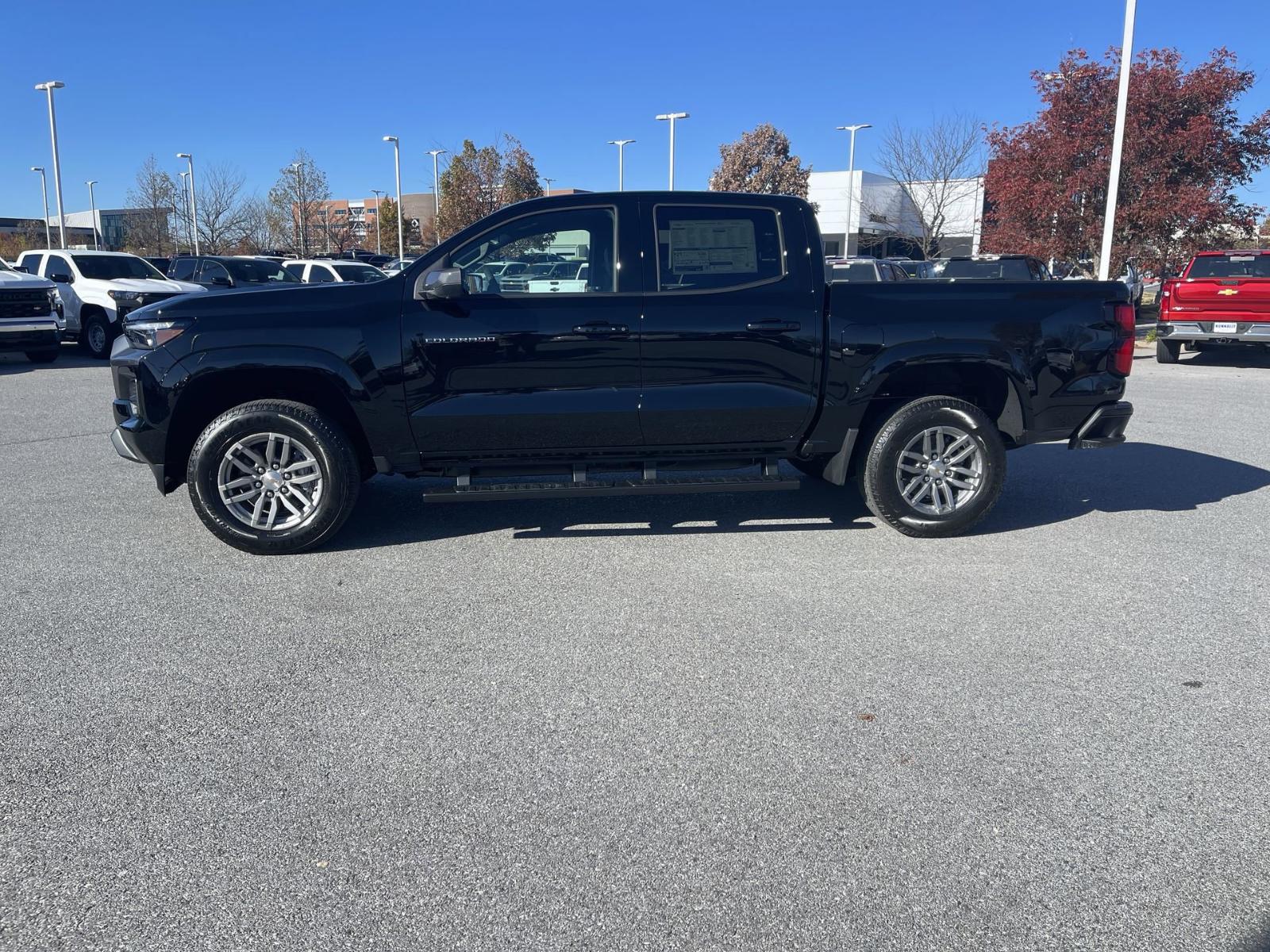 2024 Chevrolet Colorado Vehicle Photo in BENTONVILLE, AR 72712-4322