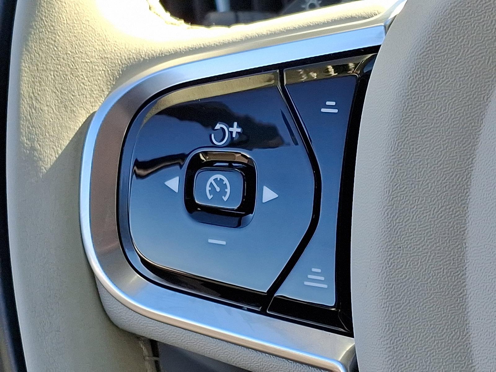 2023 Volvo XC60 Vehicle Photo in Trevose, PA 19053