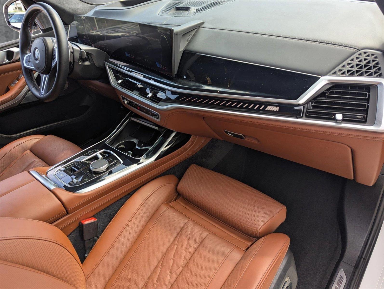 2024 BMW X7 M60i Vehicle Photo in Delray Beach, FL 33444