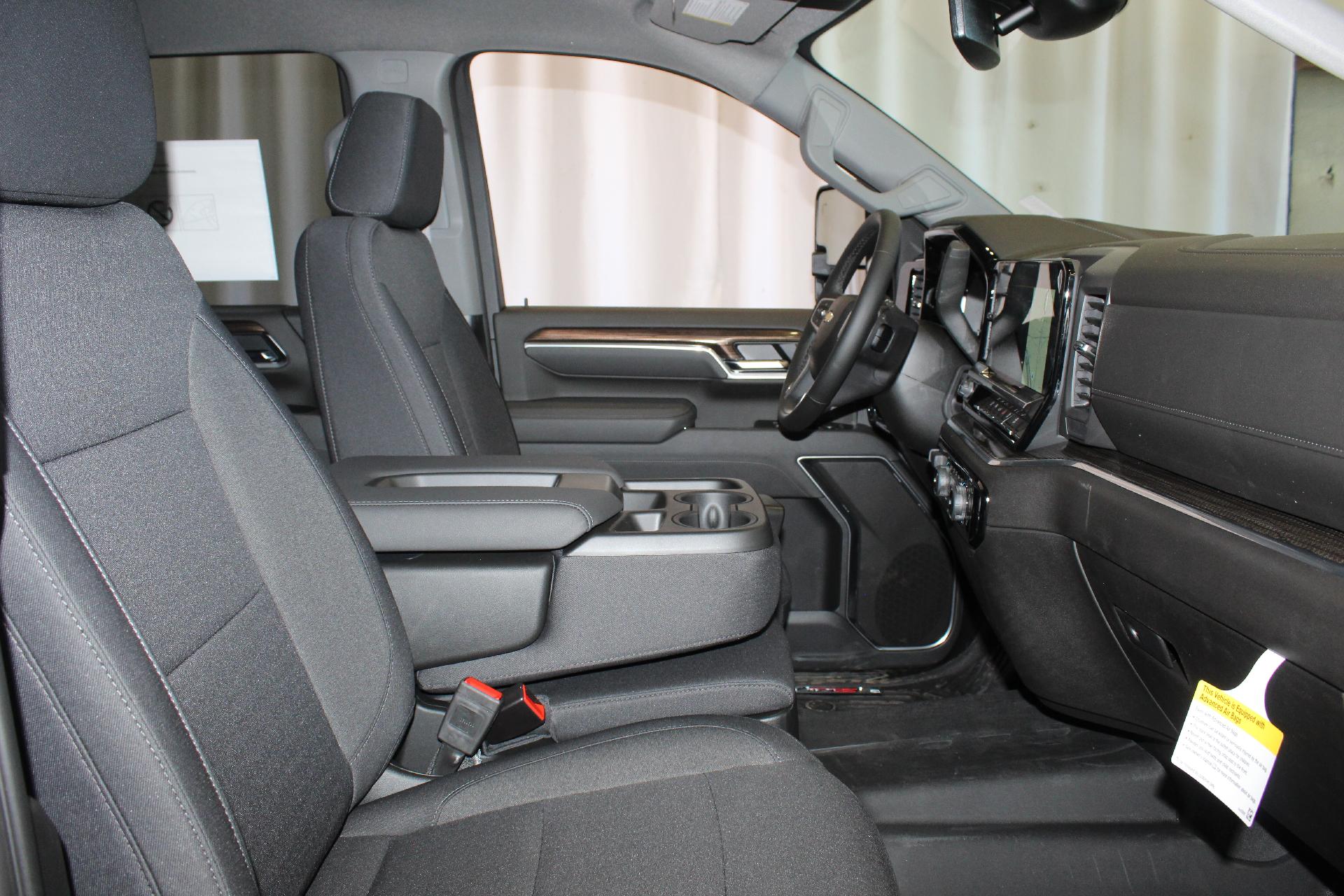 2025 Chevrolet Silverado 2500 HD Vehicle Photo in NORTHAMPTON, MA 01060-1120