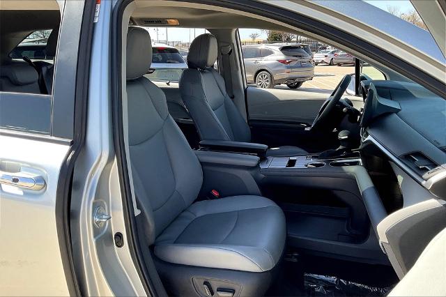 2024 Toyota Sienna Vehicle Photo in Grapevine, TX 76051