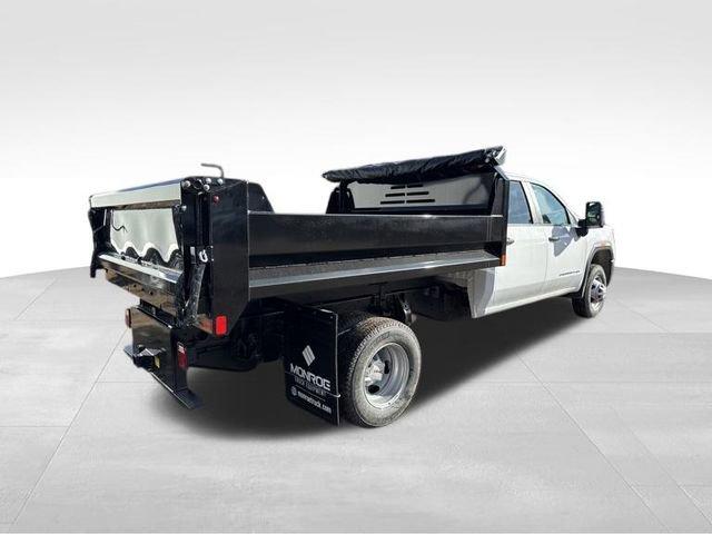 2025 GMC Sierra 3500 HD Chassis Cab Vehicle Photo in MEDINA, OH 44256-9631