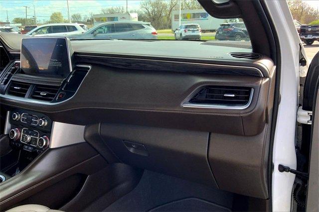 2022 GMC Yukon XL Vehicle Photo in TOPEKA, KS 66609-0000