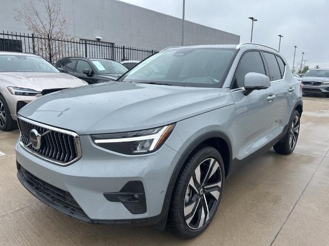 2025 Volvo XC40 Vehicle Photo in Grapevine, TX 76051