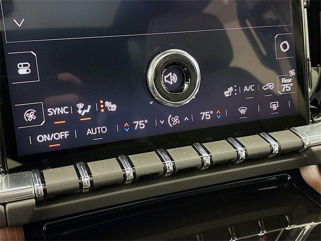 2025 GMC Yukon XL Vehicle Photo in PUYALLUP, WA 98371-4149