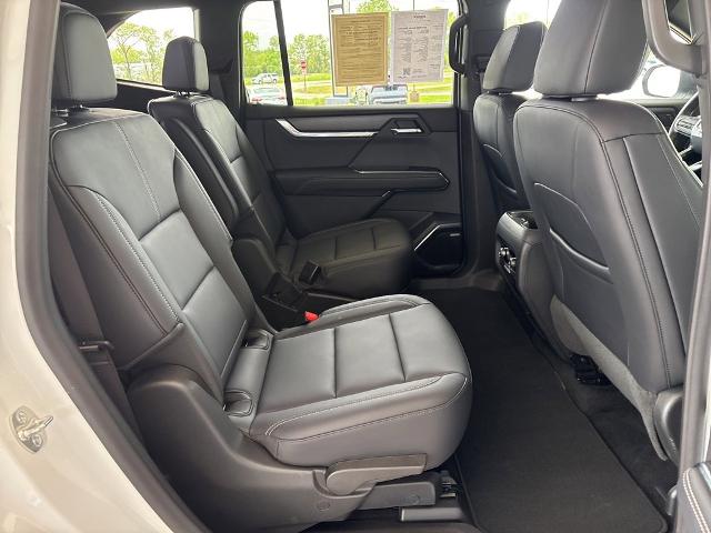 2024 GMC Acadia Vehicle Photo in MANHATTAN, KS 66502-5036