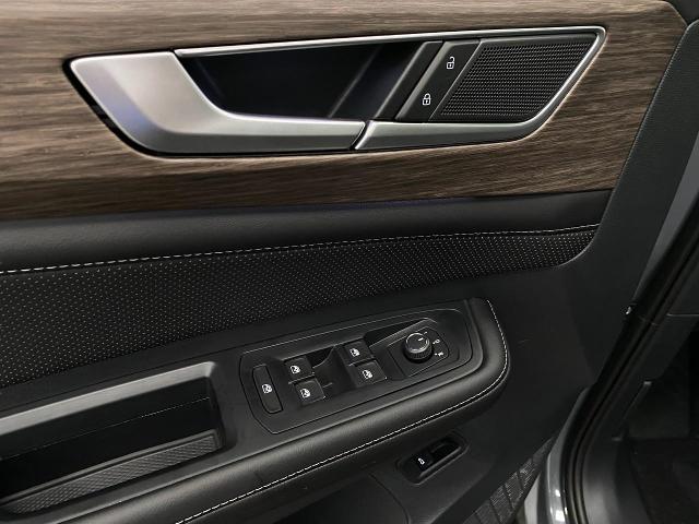 2025 Volkswagen Atlas Vehicle Photo in Appleton, WI 54913