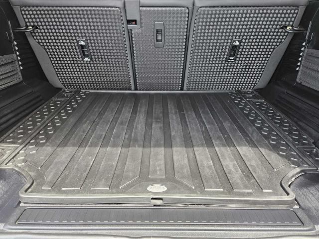 2024 Defender Vehicle Photo in AUSTIN, TX 78717