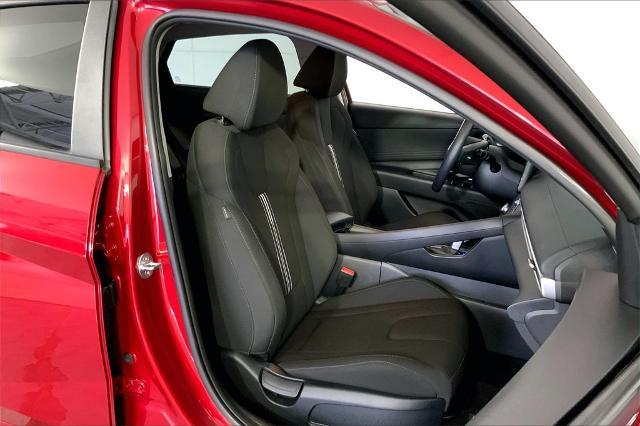 2023 Hyundai ELANTRA Vehicle Photo in Lees Summit, MO 64086