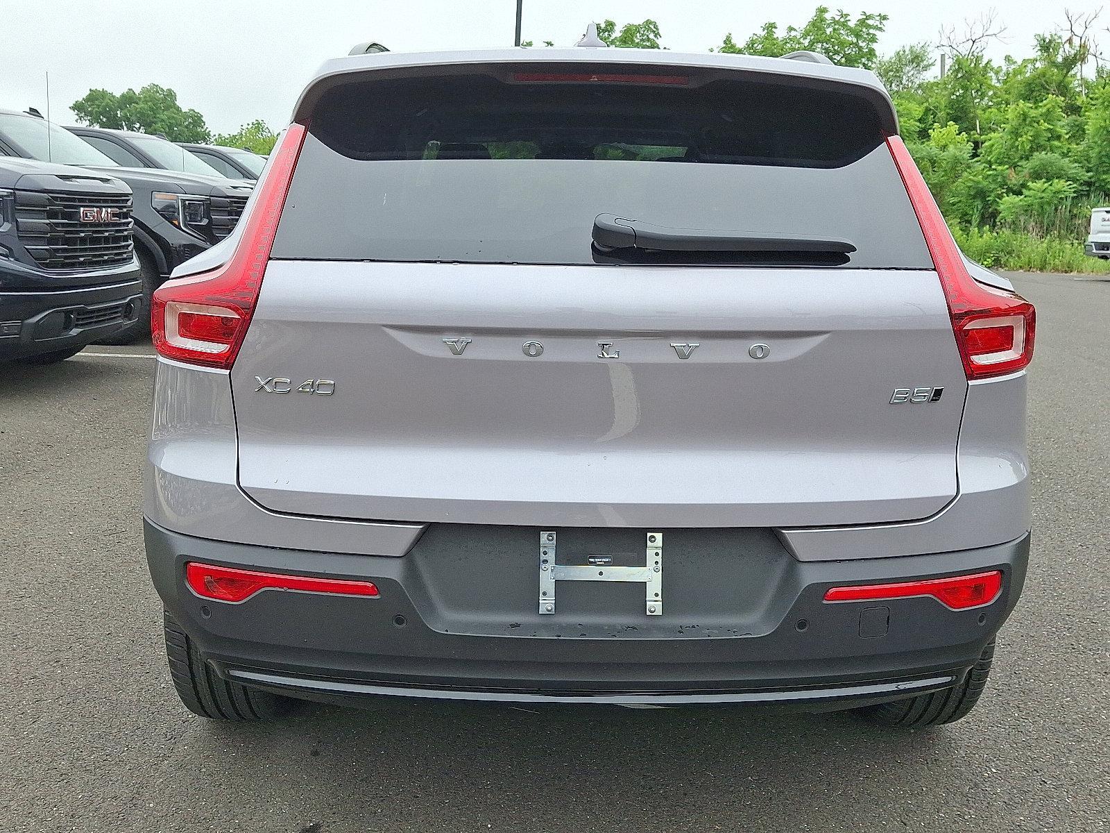 2026 Volvo XC40 Vehicle Photo in Trevose, PA 19053
