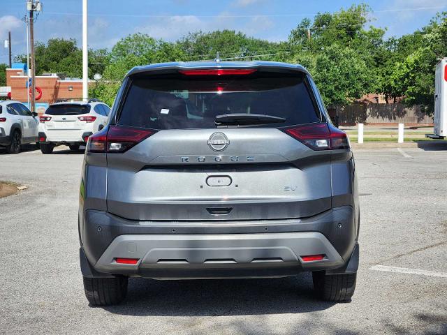 2022 Nissan Rogue Vehicle Photo in DENTON, TX 76210-9321