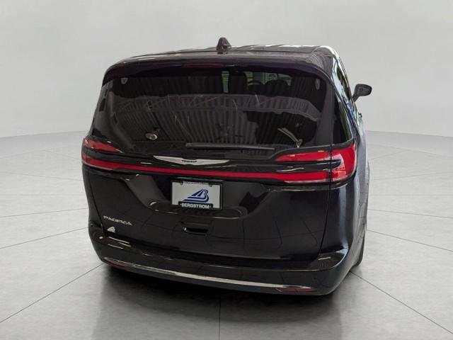 2025 Chrysler Pacifica Vehicle Photo in Oshkosh, WI 54901