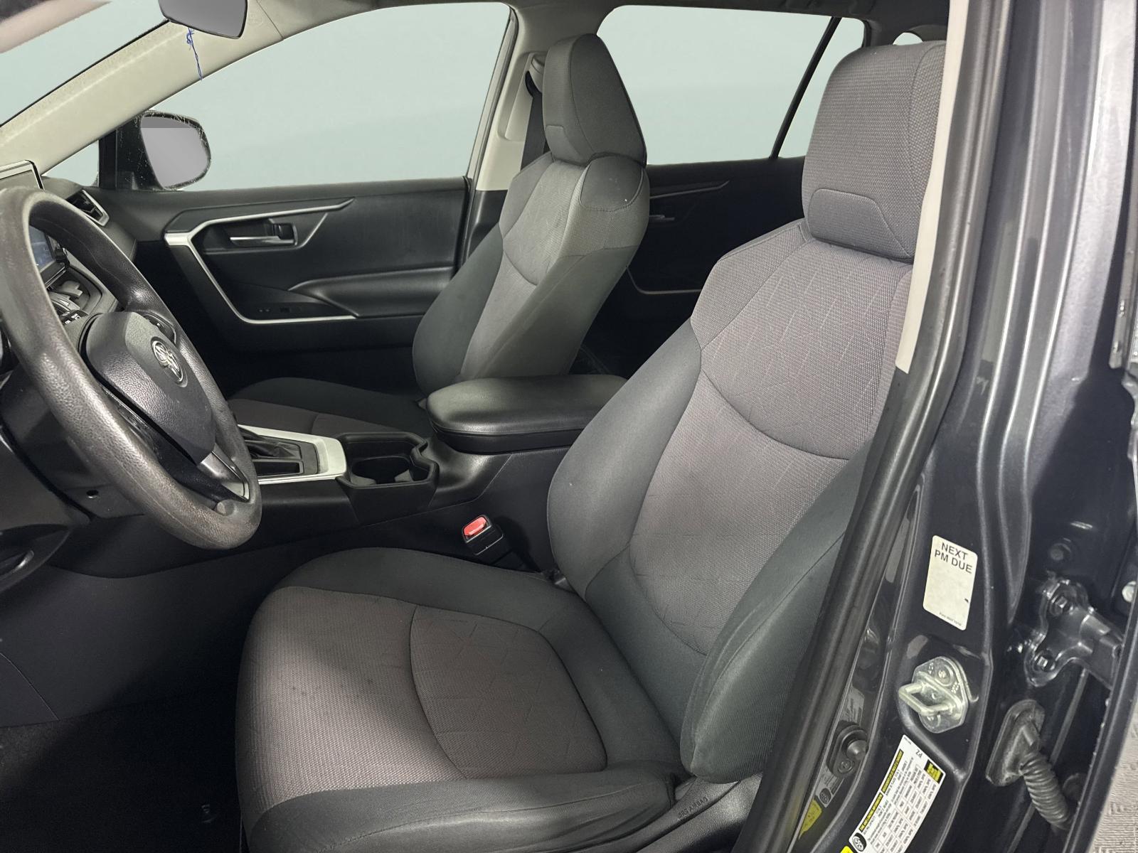 2019 Toyota RAV4 Vehicle Photo in GEORGETOWN, TX 78626-7508