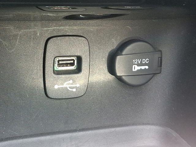 2013 Chrysler 200 Vehicle Photo in WATERTOWN, CT 06795-3318
