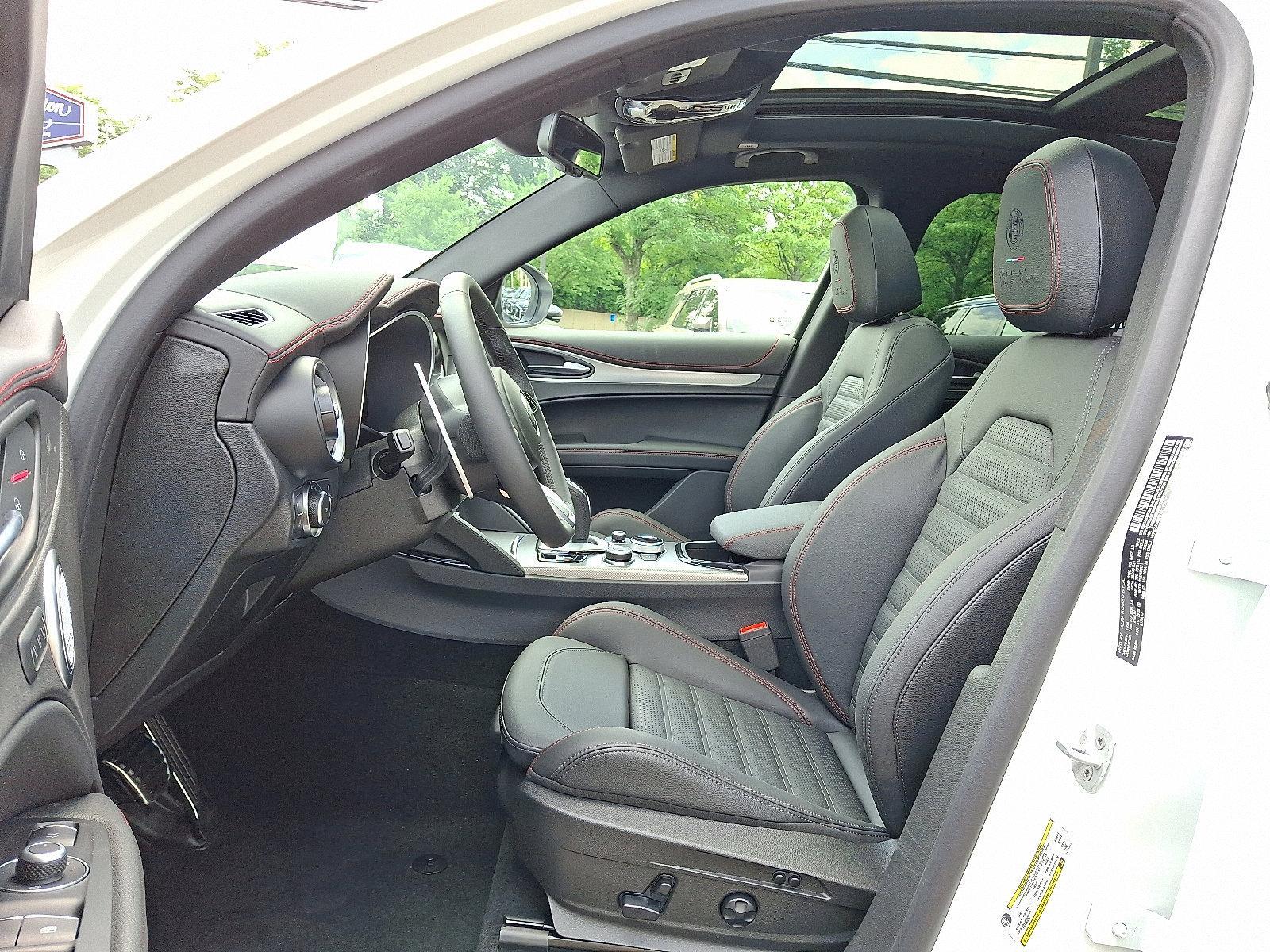 2025 Alfa Romeo Stelvio Vehicle Photo in Willow Grove, PA 19090