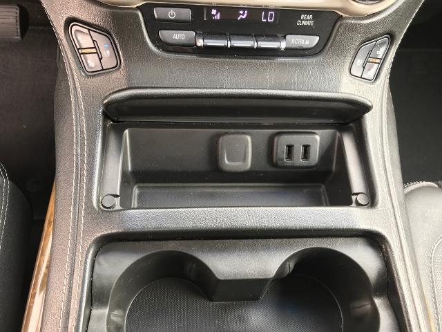 2017 GMC Yukon XL Vehicle Photo in GREEN BAY, WI 54303-3330