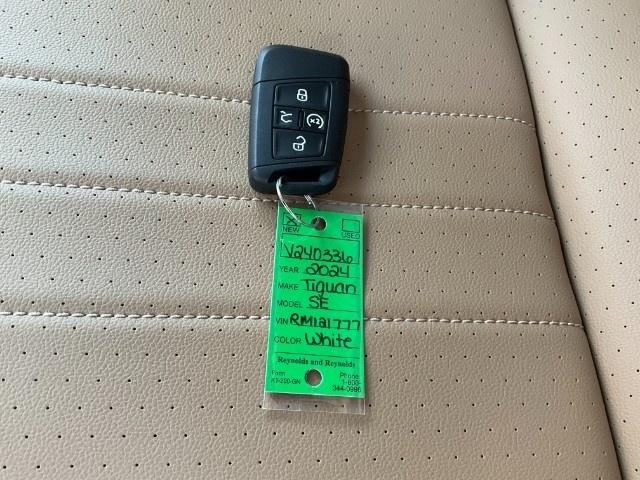 2024 Volkswagen Tiguan Vehicle Photo in Oshkosh, WI 54904