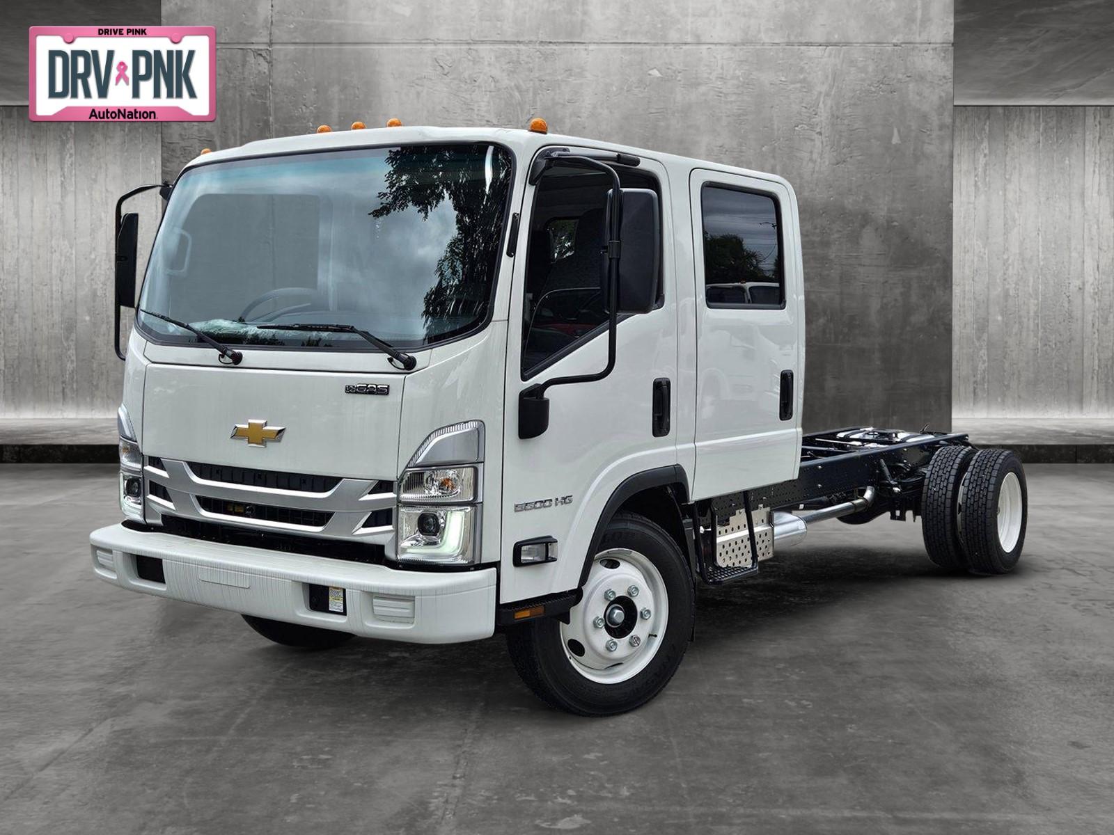 2025 Chevrolet Low Cab Forward 5500 HG Vehicle Photo in GREENACRES, FL 33463-3207