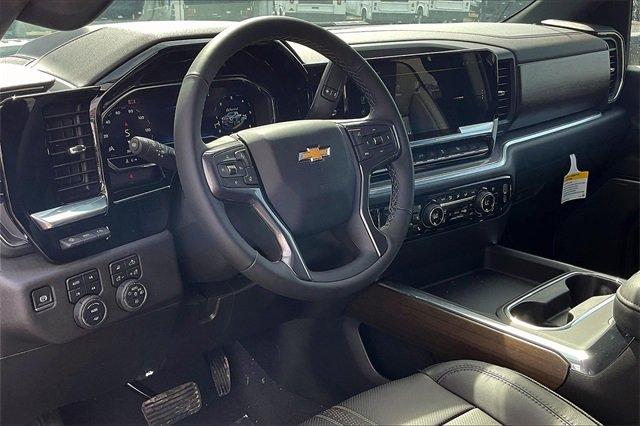 2025 Chevrolet Silverado 3500 HD Vehicle Photo in INDEPENDENCE, MO 64055-1314