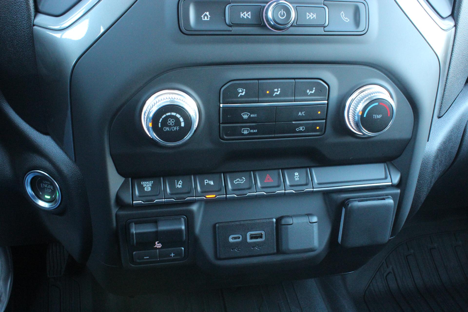 2025 GMC Sierra 3500 HD Vehicle Photo in AURORA, CO 80012-4011