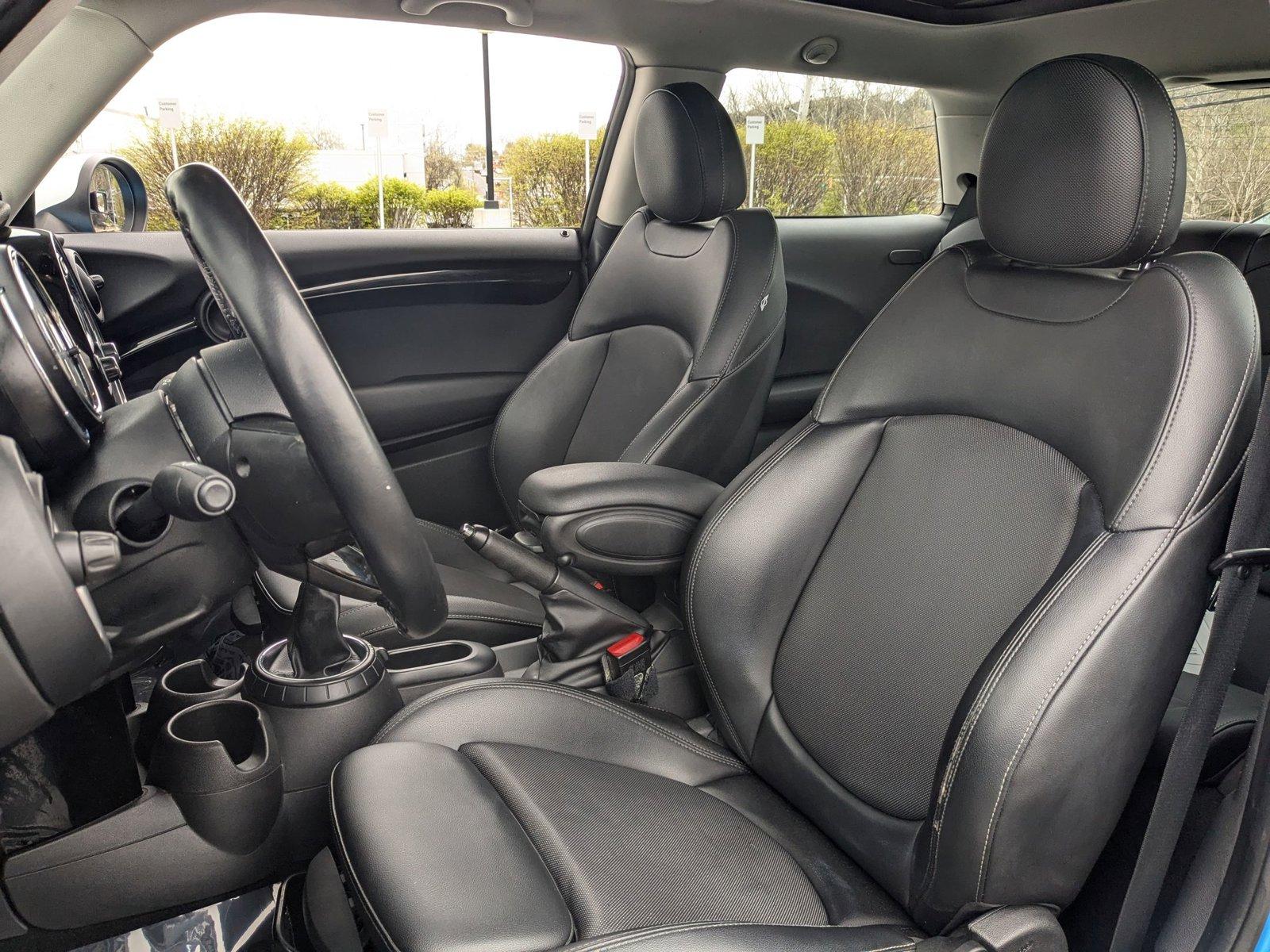 2015 MINI Cooper S Hardtop Vehicle Photo in Towson, MD 21204