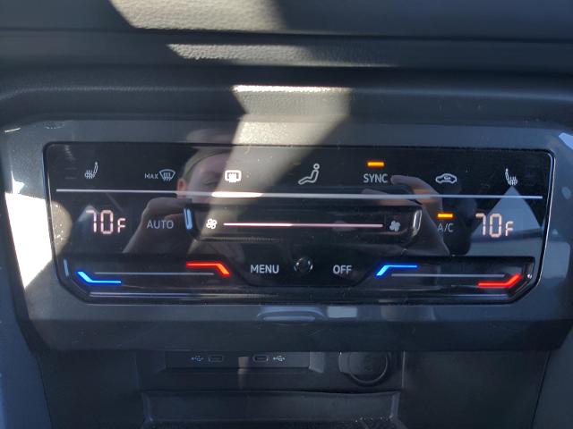 2024 Volkswagen Tiguan Vehicle Photo in Green Bay, WI 54304